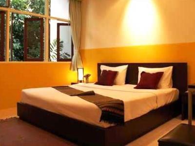 Reno Khách sạn 3*