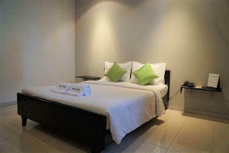 Reno Khách sạn 3*